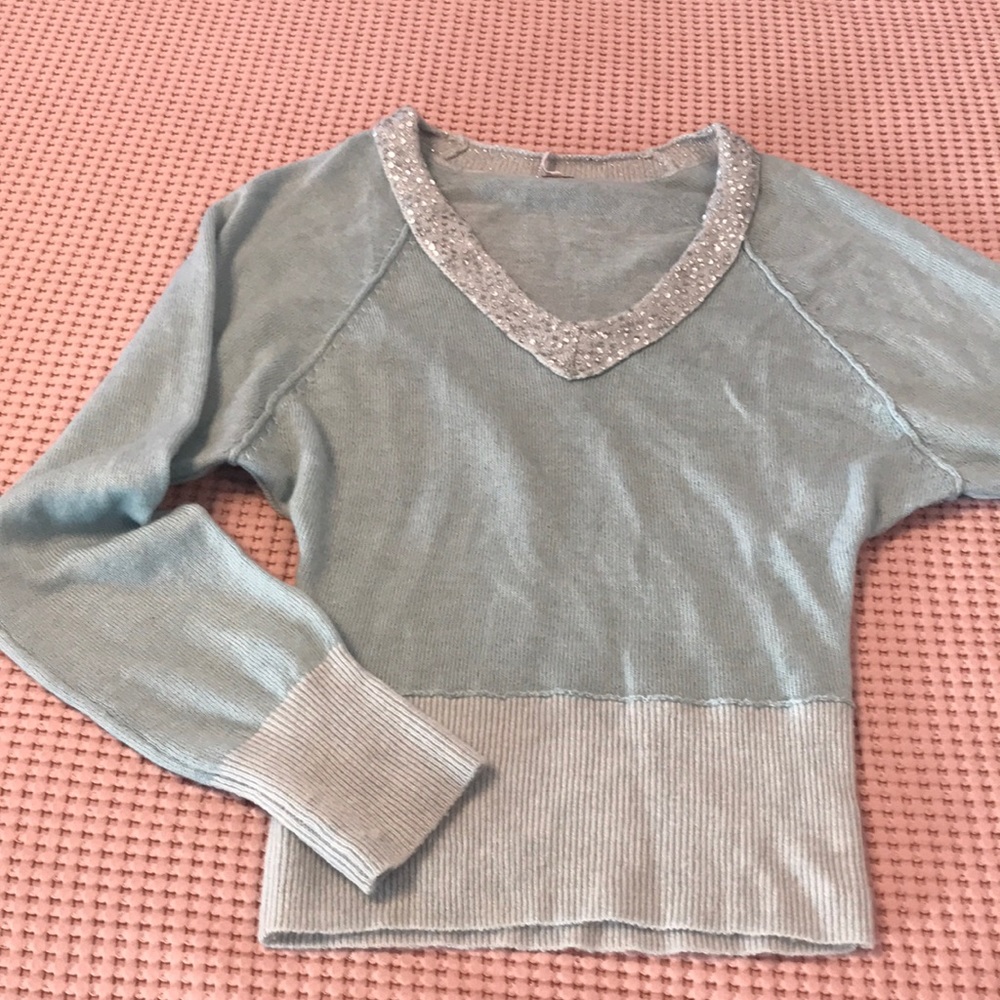 Free people V-neck dolman sleeve sweater